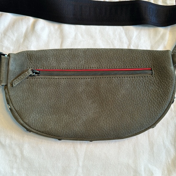 Hammitt Charles medium in Olive Natural EUC - Picture 4 of 6